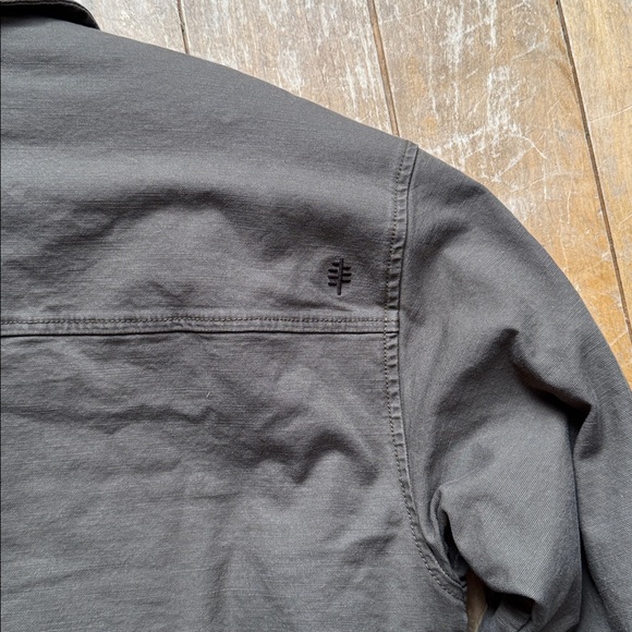 Royal Robbins Women’s
El Cap Canvas Shacket Forester Large - Picture 6 of 7